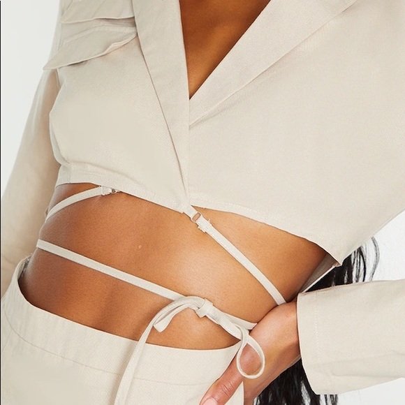 PRETTY LITTLE THING CUT OUT BLAZER DRESS - Picture 3 of 9